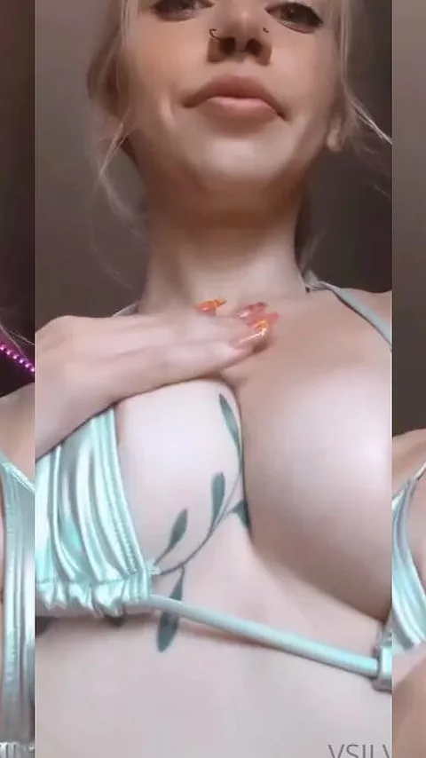 Skinny Bikini Babe Showcases Amateur Small Tits (18+)