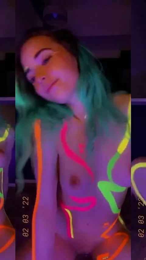 18-Year Cute Girl Flashes Perfect Ass, Naughty Nude Boobs